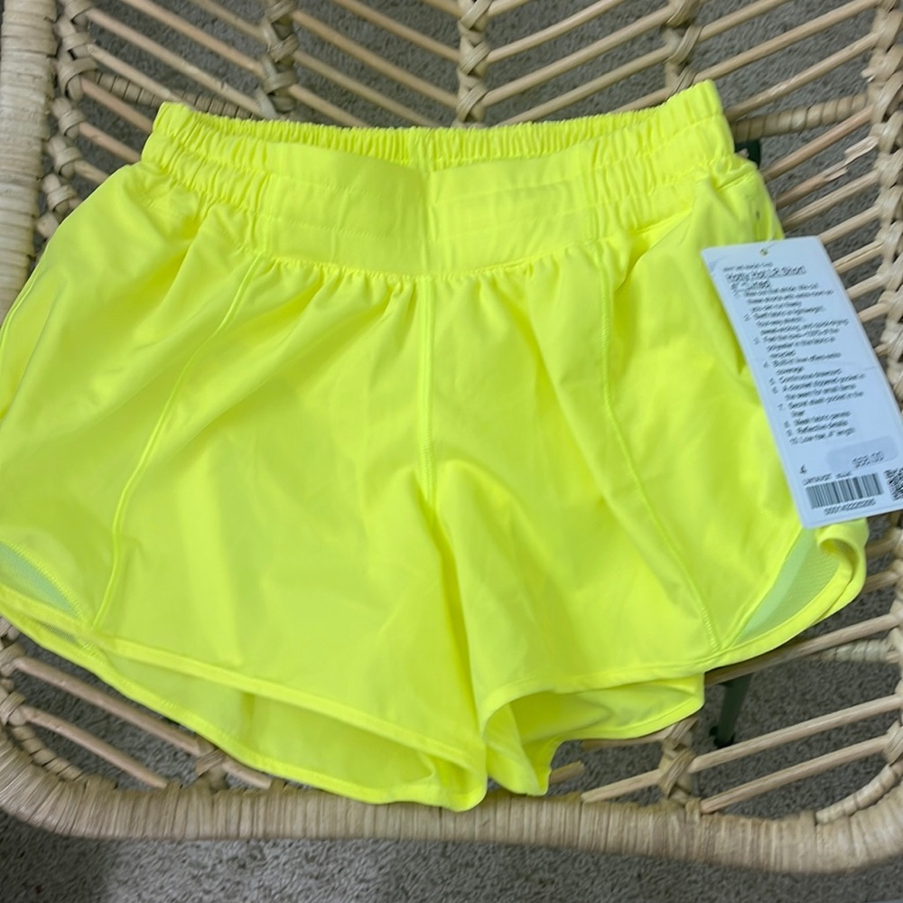 NWT hotty hot LR shorts size 4